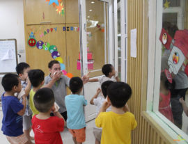 KỸ NĂNG SỐNG: Thực hành cứu hỏa và Không theo nhận bánh kẹo của người lạ!